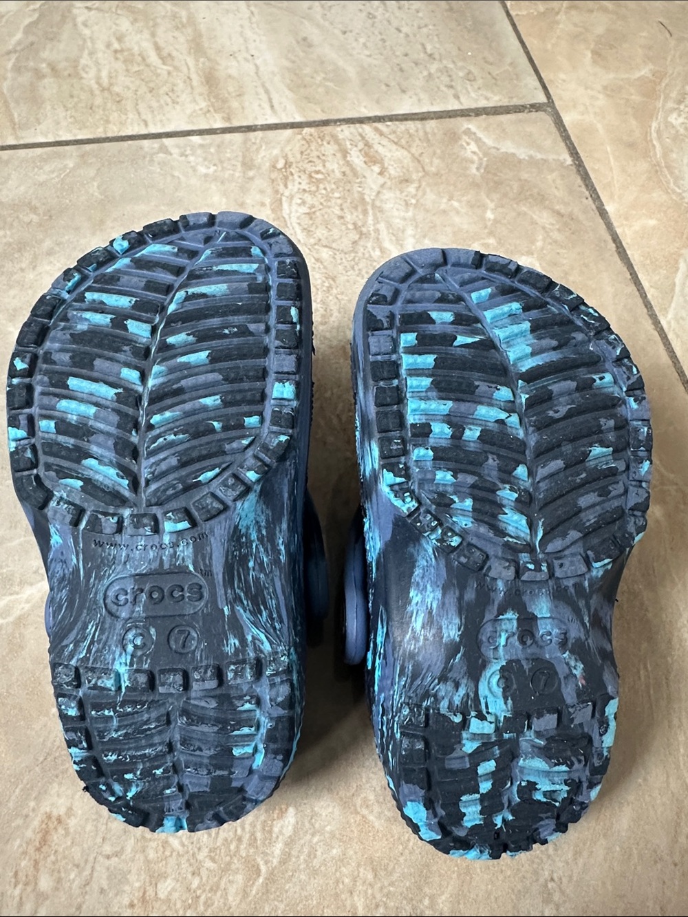 CROCS Kids Slip-On Clog in Navy and Turquoise Splash C7 - Picture 2 of 3